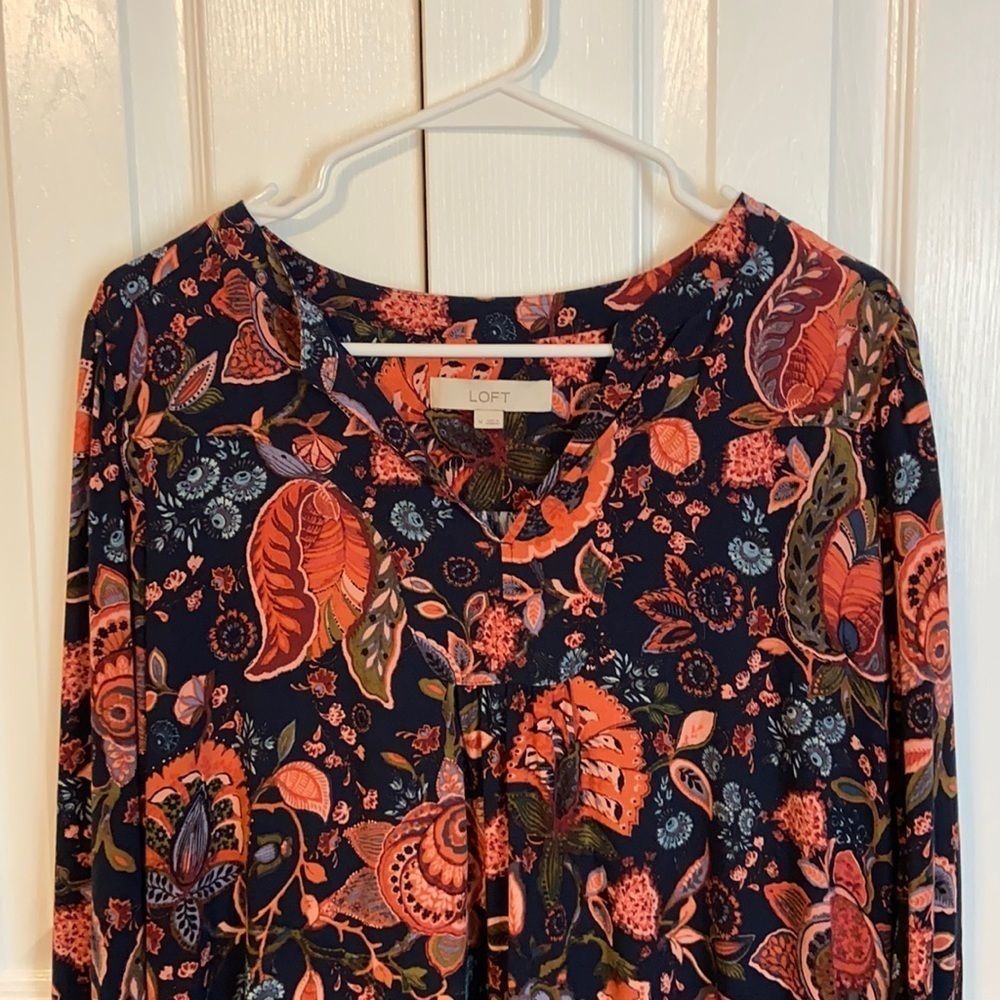 LOFT Women's Floral Navy and Orange Top